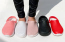 Sandália tipo Crocs feminino