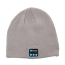 GORRO DE TRICÔ C FONE USB CARREGÁVEL.