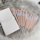 PINCÉIS COSMÉTICOS PARA BELEZA DA MULHER.