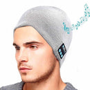 GORRO DE TRICÔ C FONE USB CARREGÁVEL.