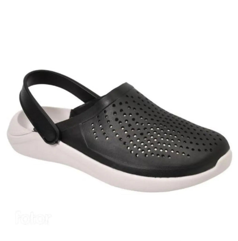 Sandália tipo Crocs feminino