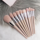 PINCÉIS COSMÉTICOS PARA BELEZA DA MULHER.