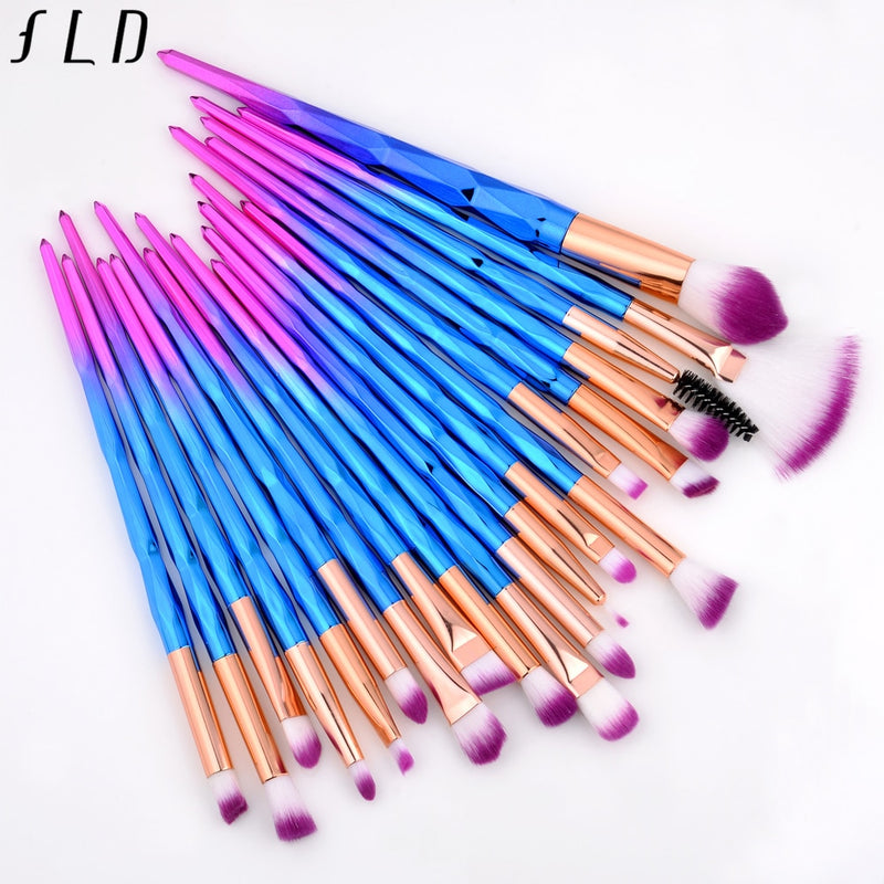 CONJUNTO DE PINCÉIS PARA CÍLIOS SOMBRA OLHOS RÍMEL E OUTROS.